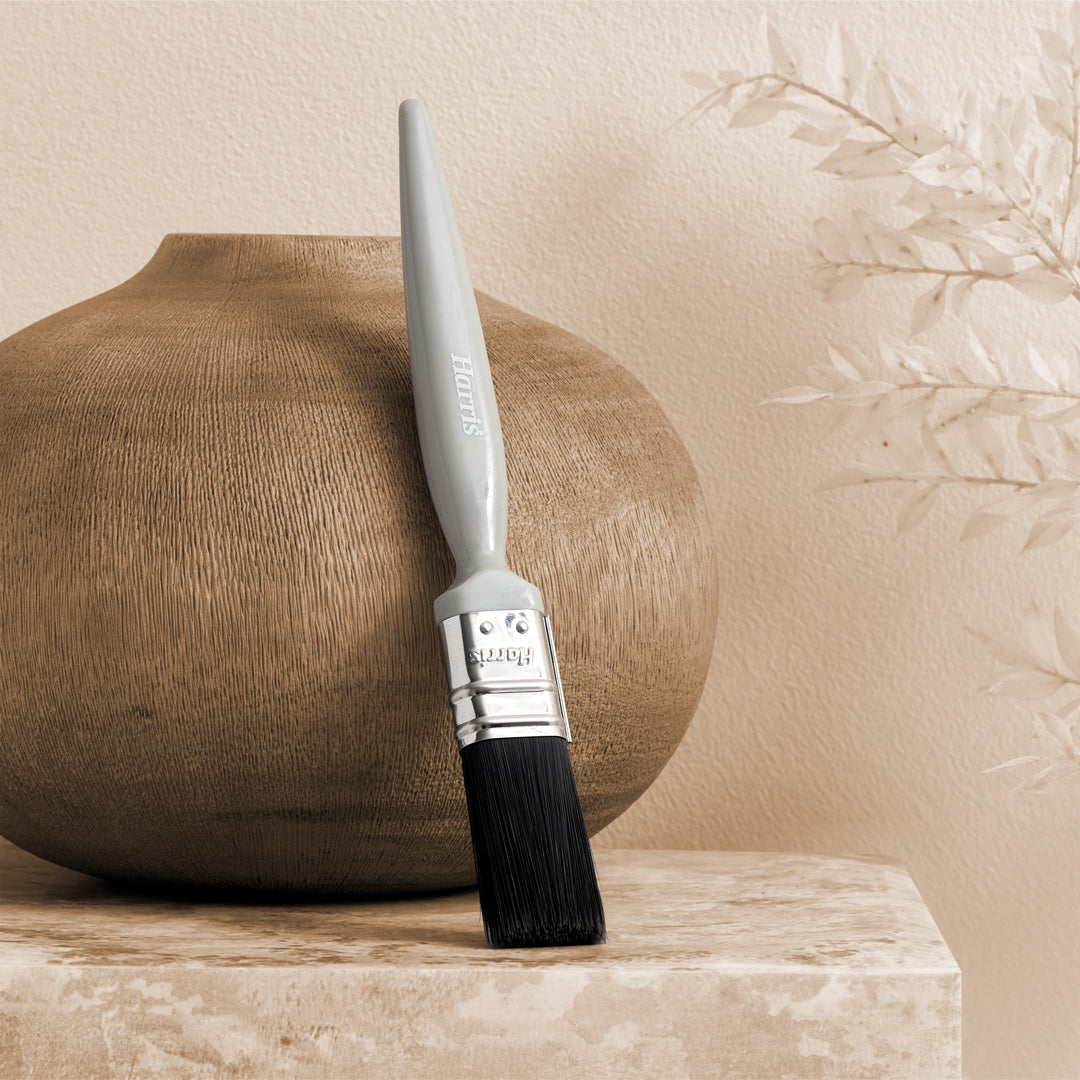 Essentials Gloss & Satin Brush