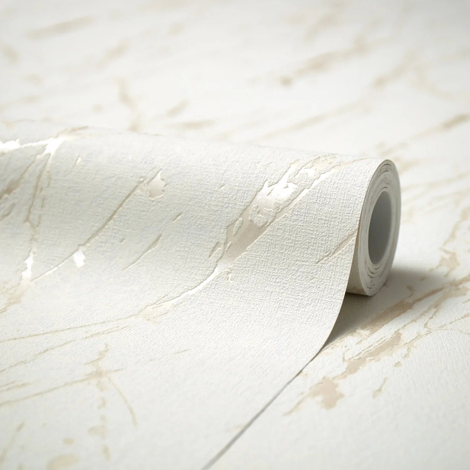 Sienna Wallpaper in Cream